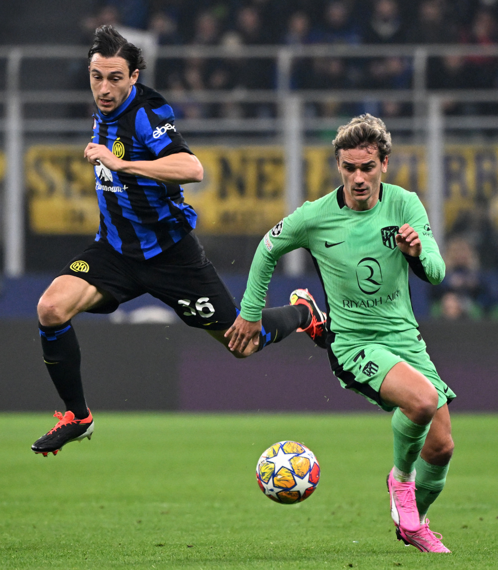 霍伊伦本赛季意甲10场4球，与上赛季联赛进球数持平（霍伊伦本季意甲10场轰4球，已追平上赛季联赛进球数）