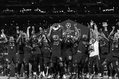 埃梅加：很荣幸完成荷兰队首秀，明年能入选世界杯大名单就知足