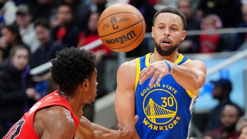 英格拉姆扛起进攻大旗，巴恩斯状态堪忧，猛龙次节净负21分（英格拉姆火力全开，巴恩斯低迷，猛龙次节惨输21分）