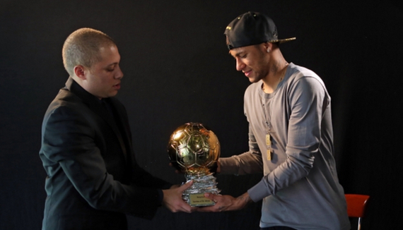 安东尼-戈登：理解伊萨克的感受；很开心没有自己的转会传闻（安东尼-戈登：理解伊萨克处境，庆幸未被转会传闻困扰）