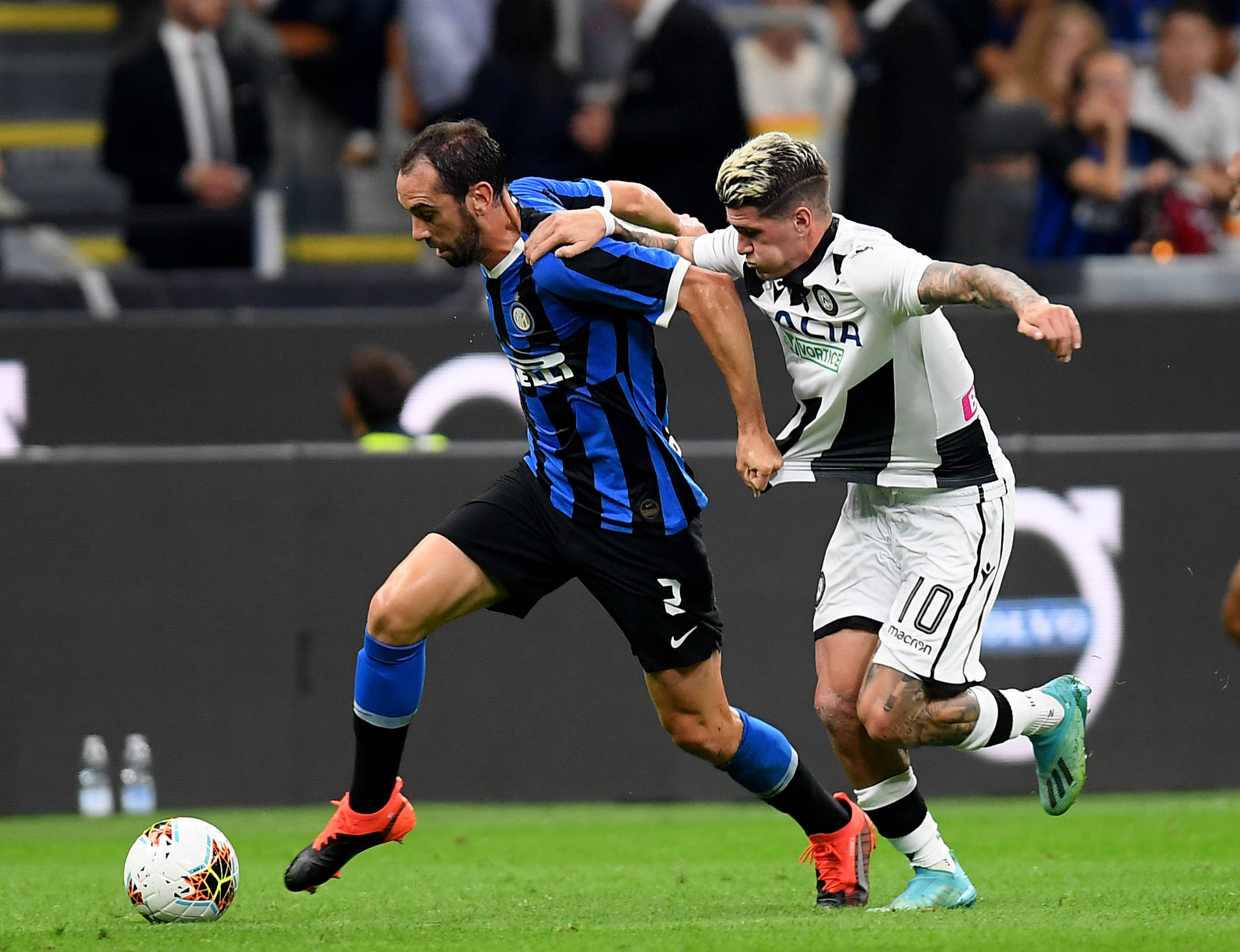 旧将BUFF，攻破皇马大门的埃尔切中场费瓦斯出自皇马青训（旧将反噬：皇马青训出身的费瓦斯为埃尔切攻破皇马球门）