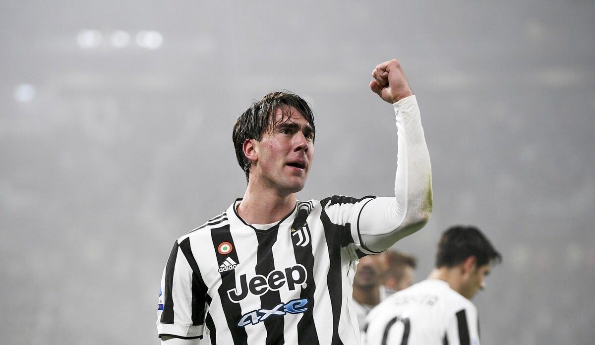 马卡：如果阿劳霍心理健康问题无法恢复，巴萨冬窗可能签中卫