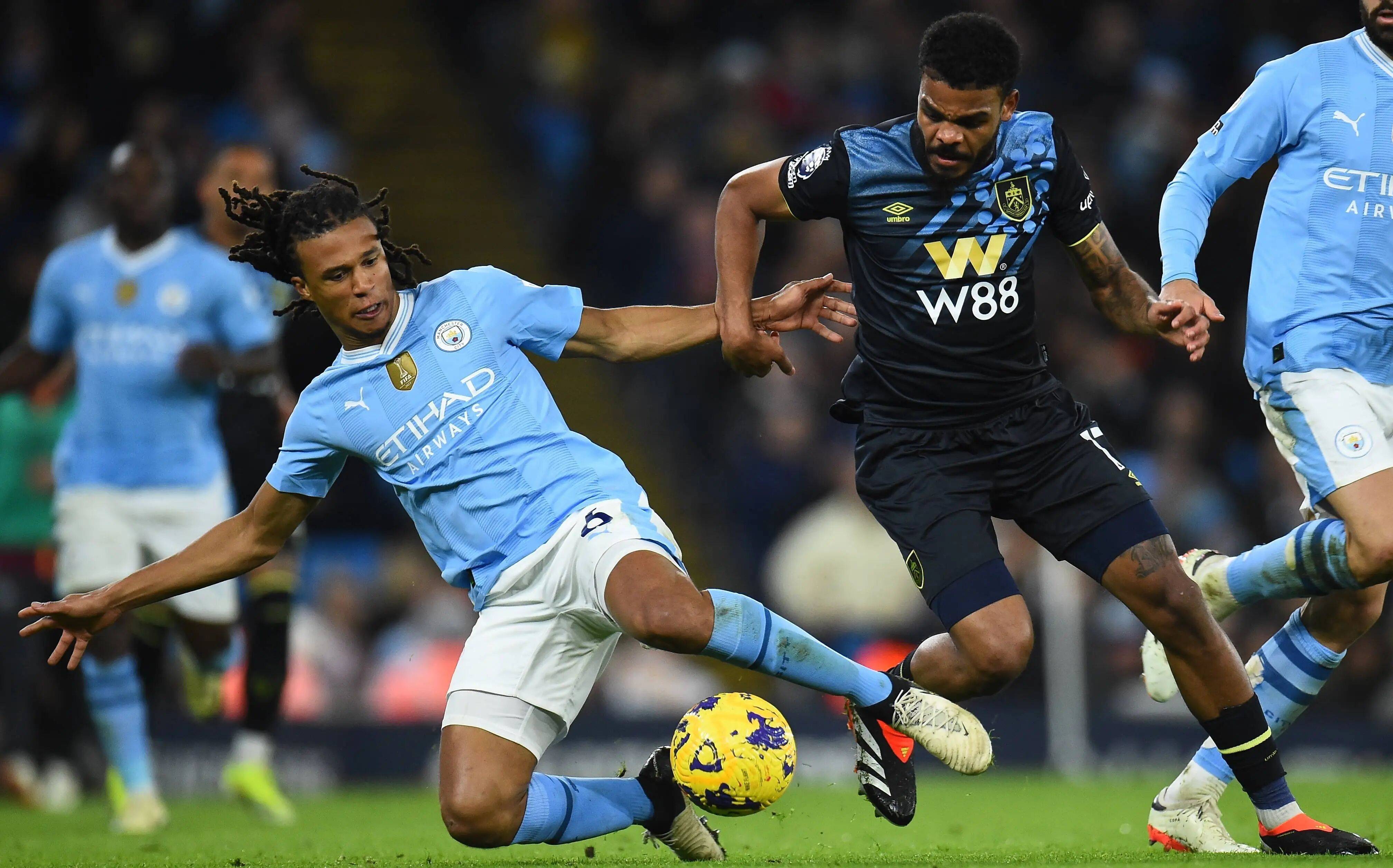 库尔图瓦：当下我肯定是最佳门将之一；没感觉更衣室关系不好（库尔图瓦：我如今无疑是顶级门将之一；未觉更衣室关系紧张）