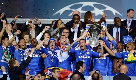 米兰公布客战都灵首发，莱奥、恩昆库领衔锋线（米兰客战都灵首发出炉，莱奥与恩昆库领衔锋线）