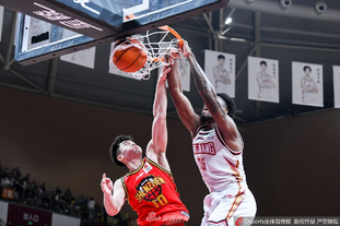 抢先俱乐部一步，皮奥代表国家队打进在圣西罗的首个进球（皮奥抢先俱乐部，在圣西罗收获国家队首球）