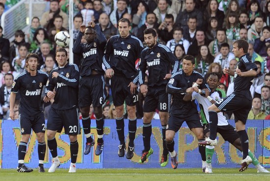 NBA战报：斯图尔特17分，活塞142-115大胜老鹰（NBA赛况：斯图尔特轰下17分，活塞142-115轻取老鹰）